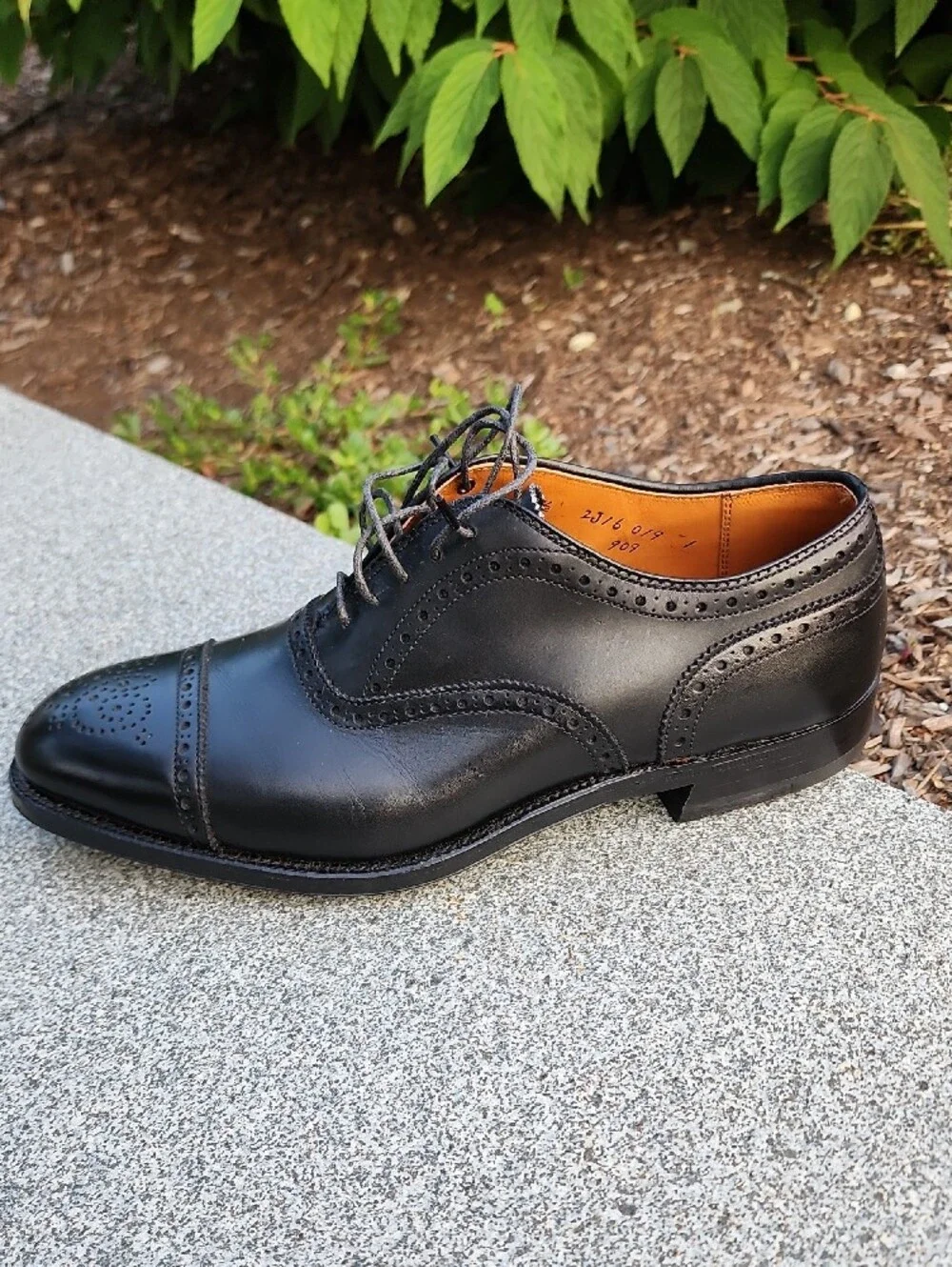 Alden 909 Black Leather Cap-Toe Brogue Oxford Shoes - Men Size 7.5 D